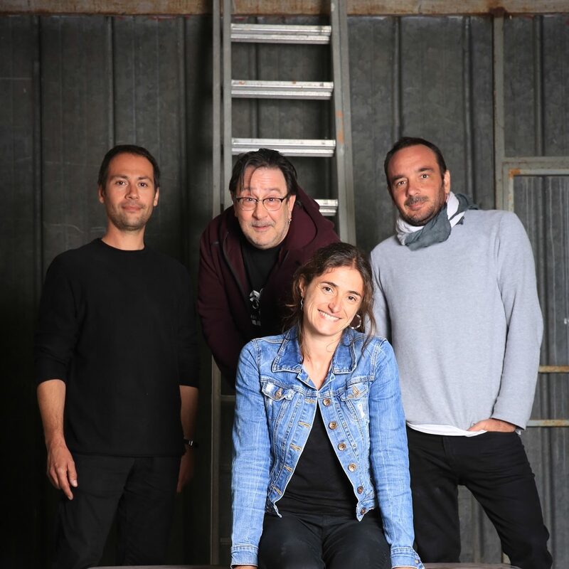 GirL iN a DeAd enD — pose du groupe